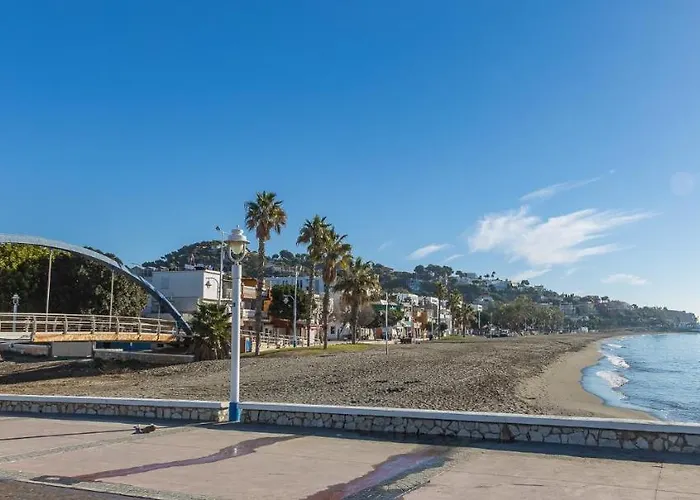 El Palo House, Seaside Detached Duplex 20 Metres From The Beach, * Màlaga
