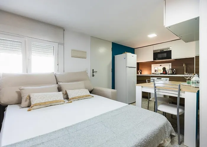 El Palo House, Seaside Detached Duplex 20 Metres From The Beach, Màlaga